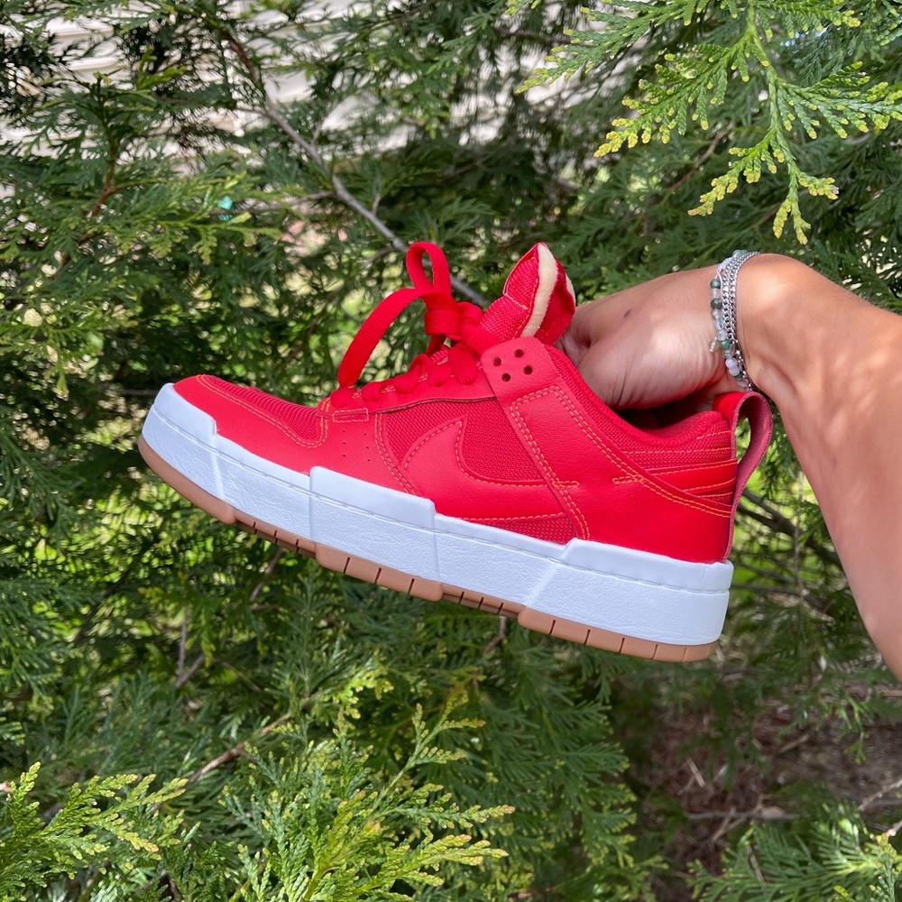 NIKE DUNK DISRUPT LOW. BRAND NEW, UNWORN. SZ 6 W. SAME DAY SHIPPING.